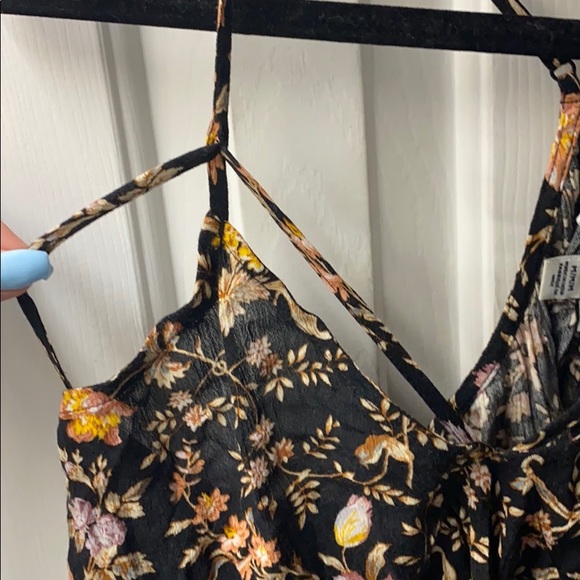 Floral VNeck Tank Top - Picture 4 of 4